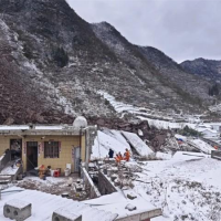 18戶(hù)47人被掩埋！采礦導(dǎo)致山體滑坡？